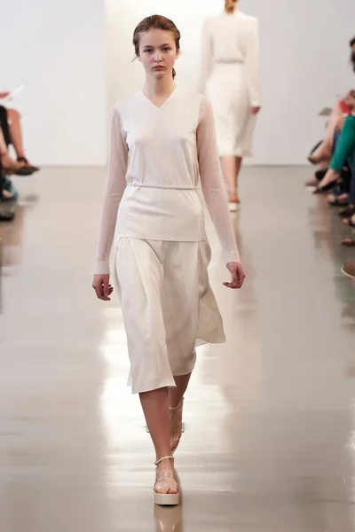 Look 8